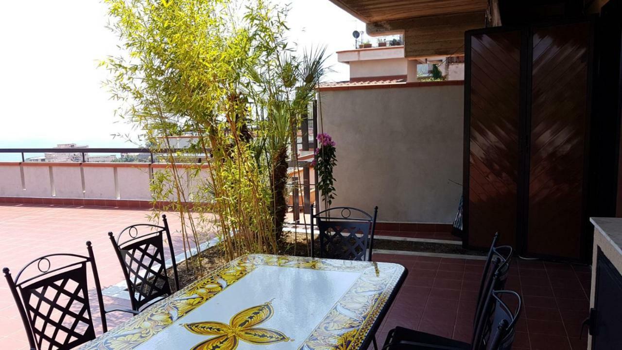 Elisa'S House Apartment Taormina Ngoại thất bức ảnh