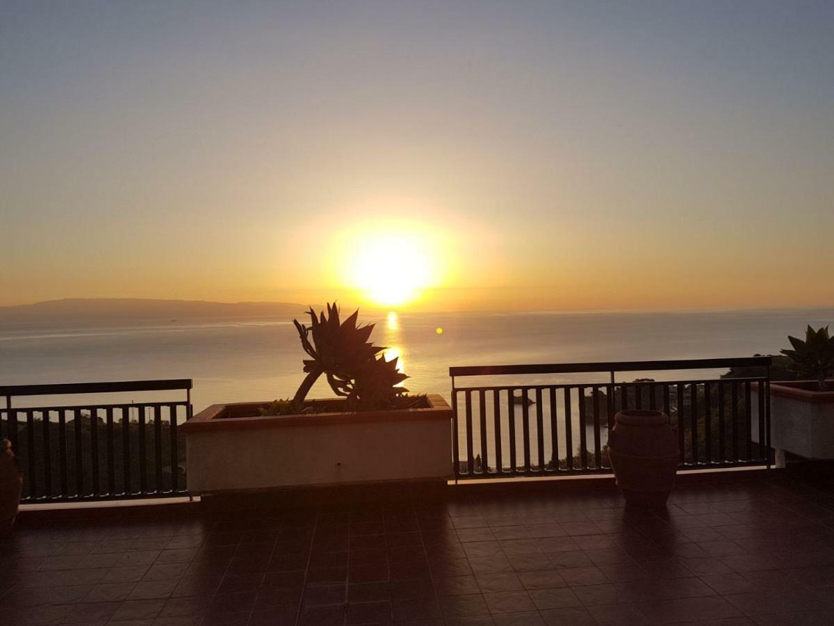 Elisa'S House Apartment Taormina Ngoại thất bức ảnh