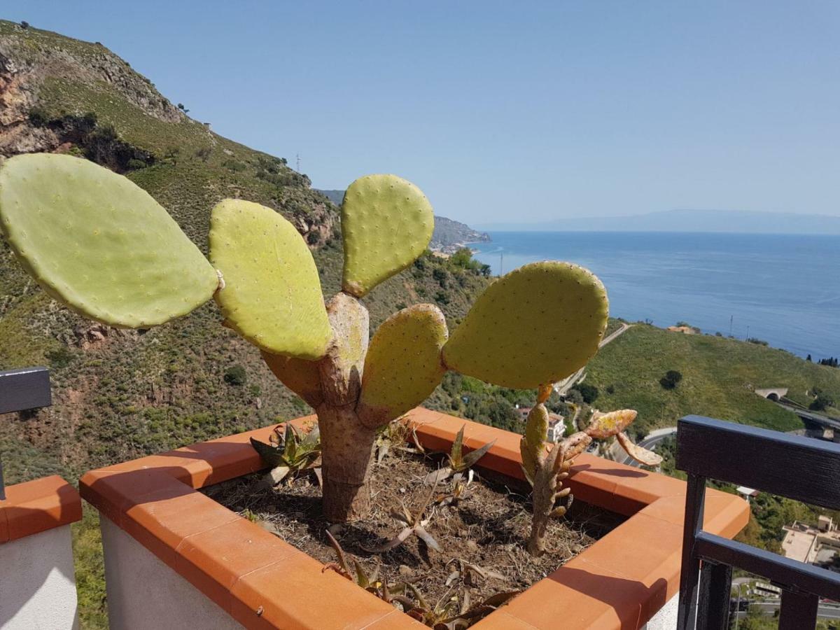 Elisa'S House Apartment Taormina Ngoại thất bức ảnh